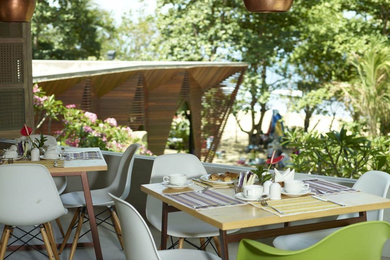 सहारा Truntum Kuta Bali 4*